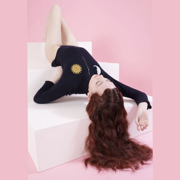 ₊˚ 🌜.⋆ Samantha Pleet NWT Sun + Moon velvet bodysuit ⋆🌞⁺₊ - Picture 3 of 9